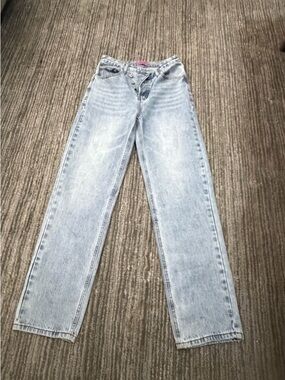 Edikted Light Blue Straight-Leg Jeans